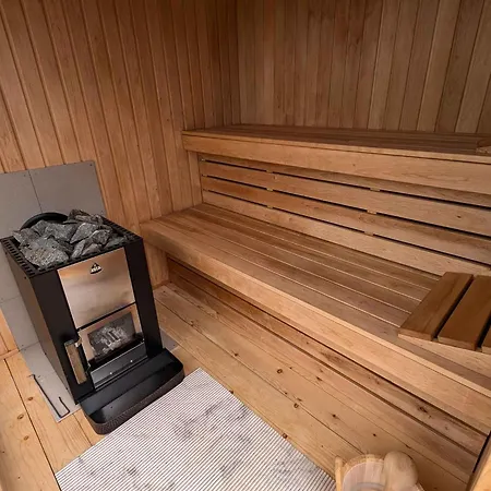 In 44893 * Balatonendréd