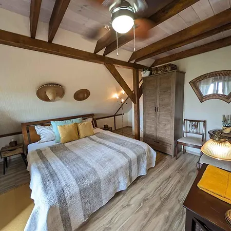 Dom wakacyjny In 44893 *